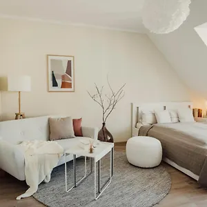 Oase Mitten In Apartment